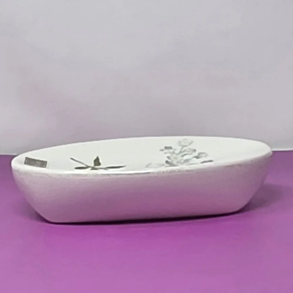 Croscill Tranquility‎ Oval Ceramic Soap Dish With Floral Design Made In China